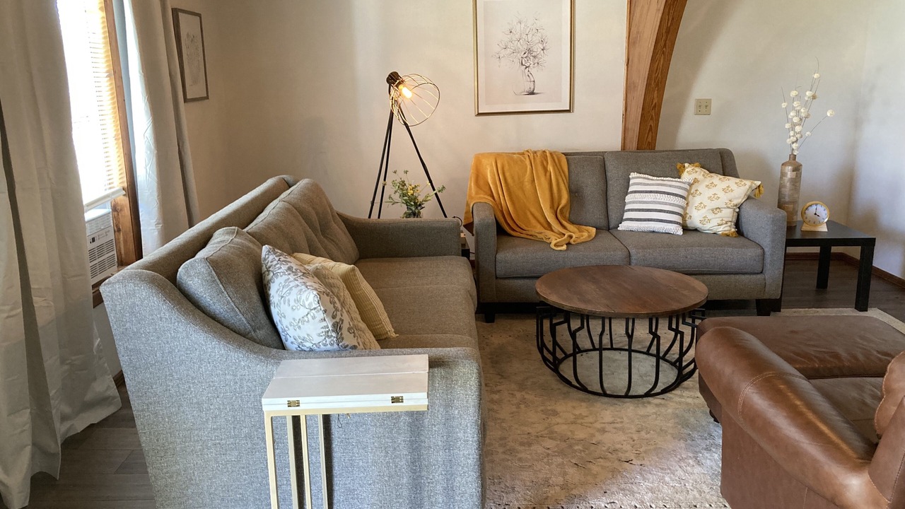 Photo of Livingroom in Kirksville