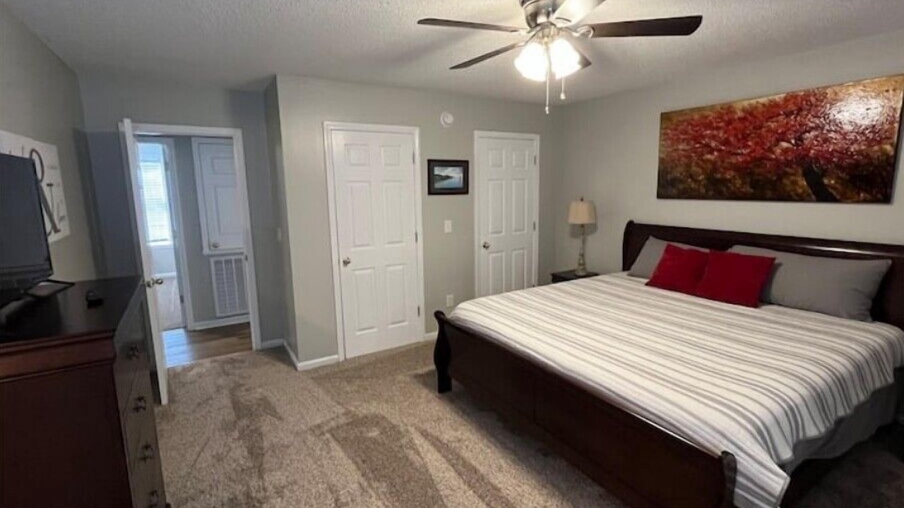 Photo of Bedroom in Guntersville