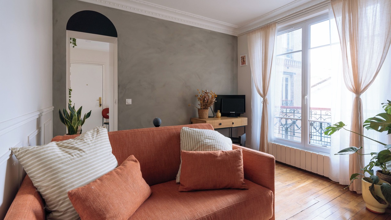 Photo of Livingroom in 18th Arrondissement