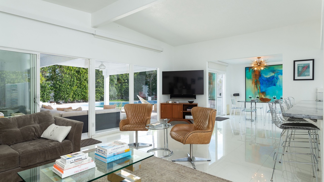 Photo of Livingroom in Desert Park Estates