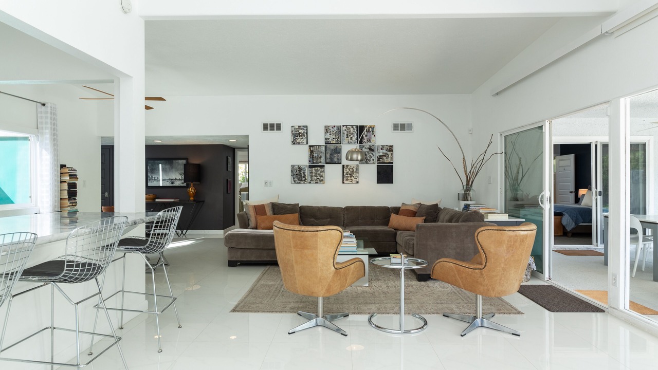 Photo of Livingroom in Desert Park Estates