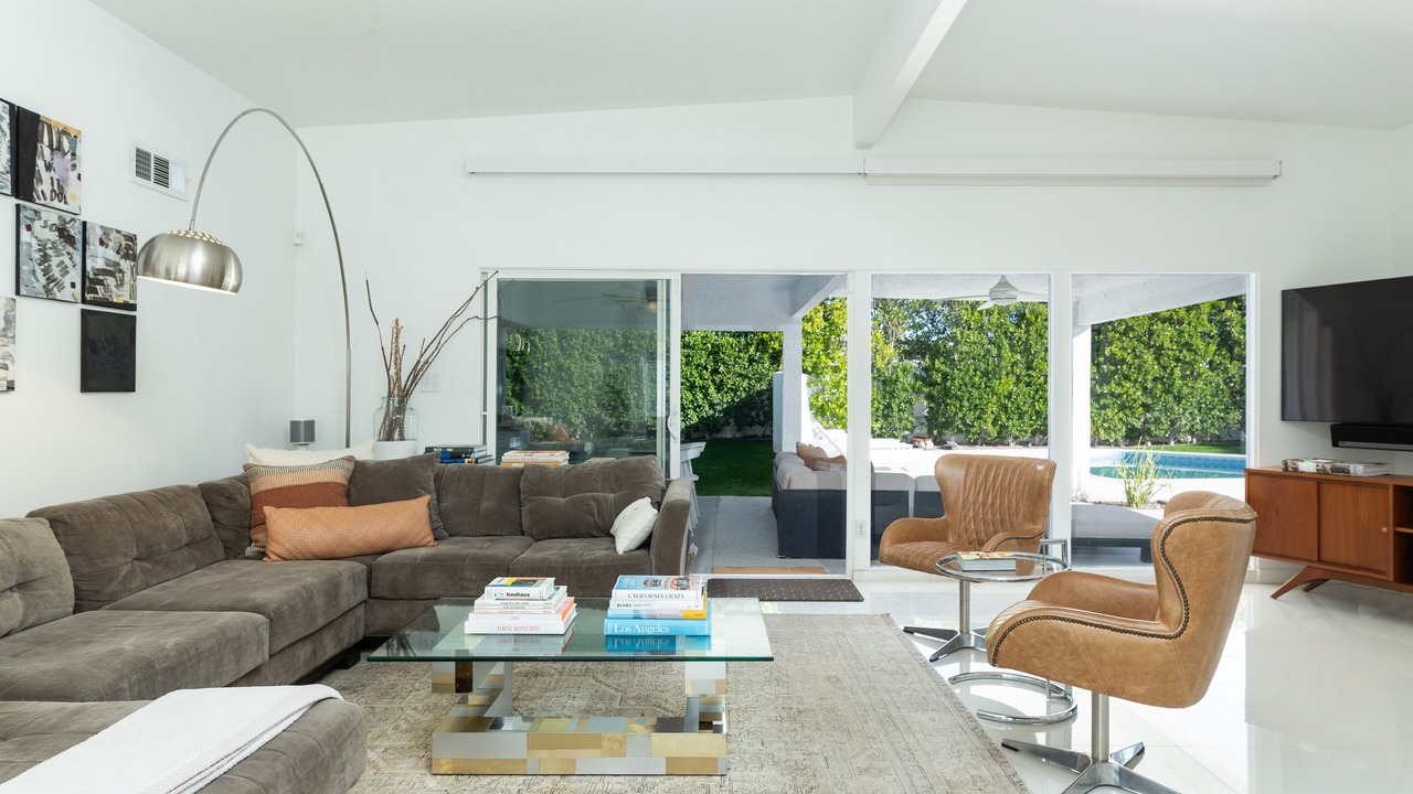 Photo of Livingroom in Desert Park Estates
