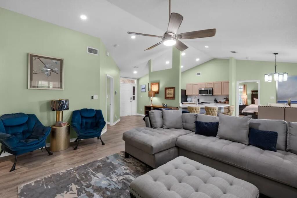 Photo of Livingroom in Milton
