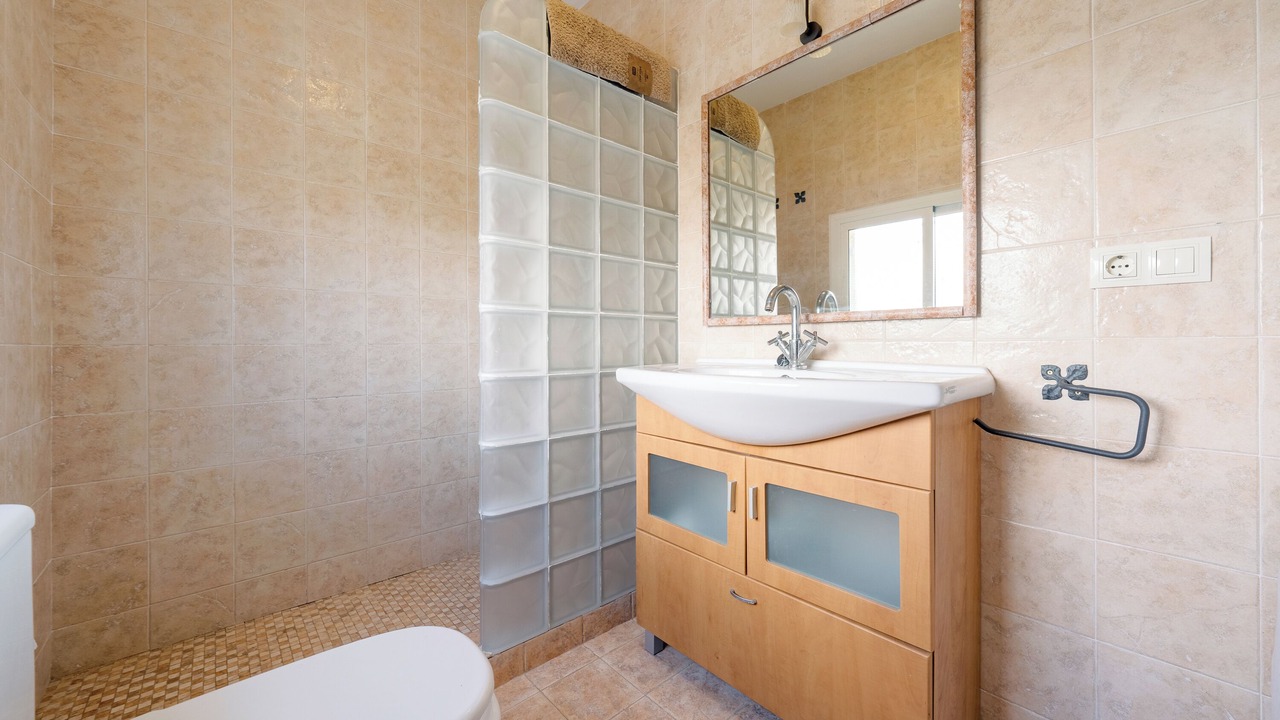 Photo of Bathroom in El Castell de Montornes