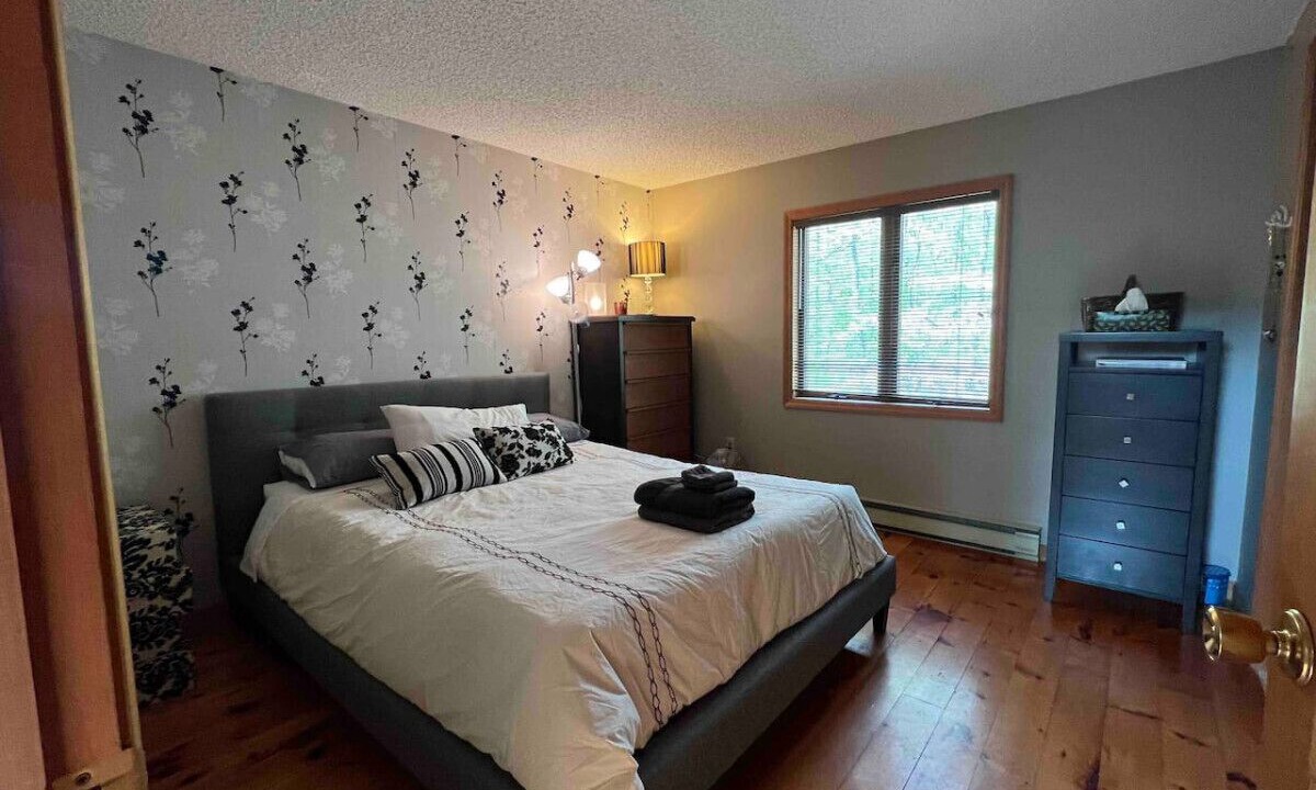 Photo of Bedroom in Big Indian