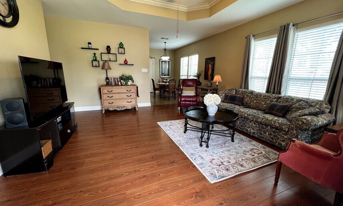 Photo of Livingroom in Scotlandville