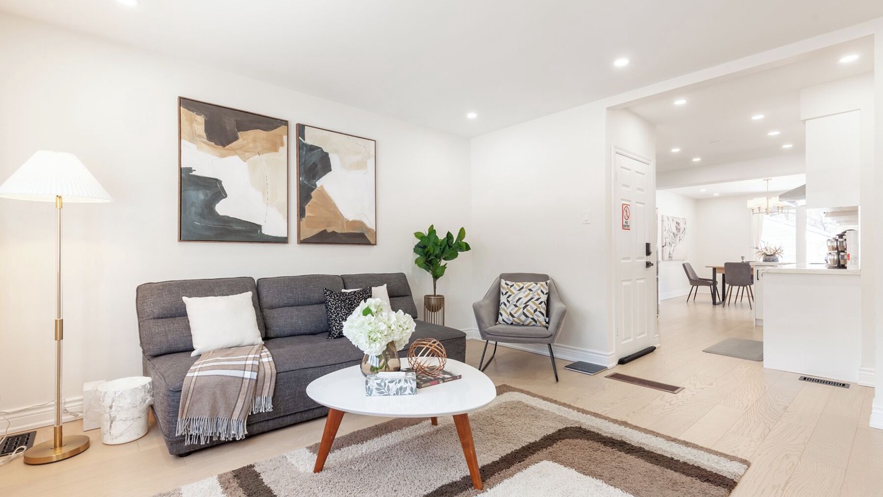 Photo of Livingroom in Richmond Hill