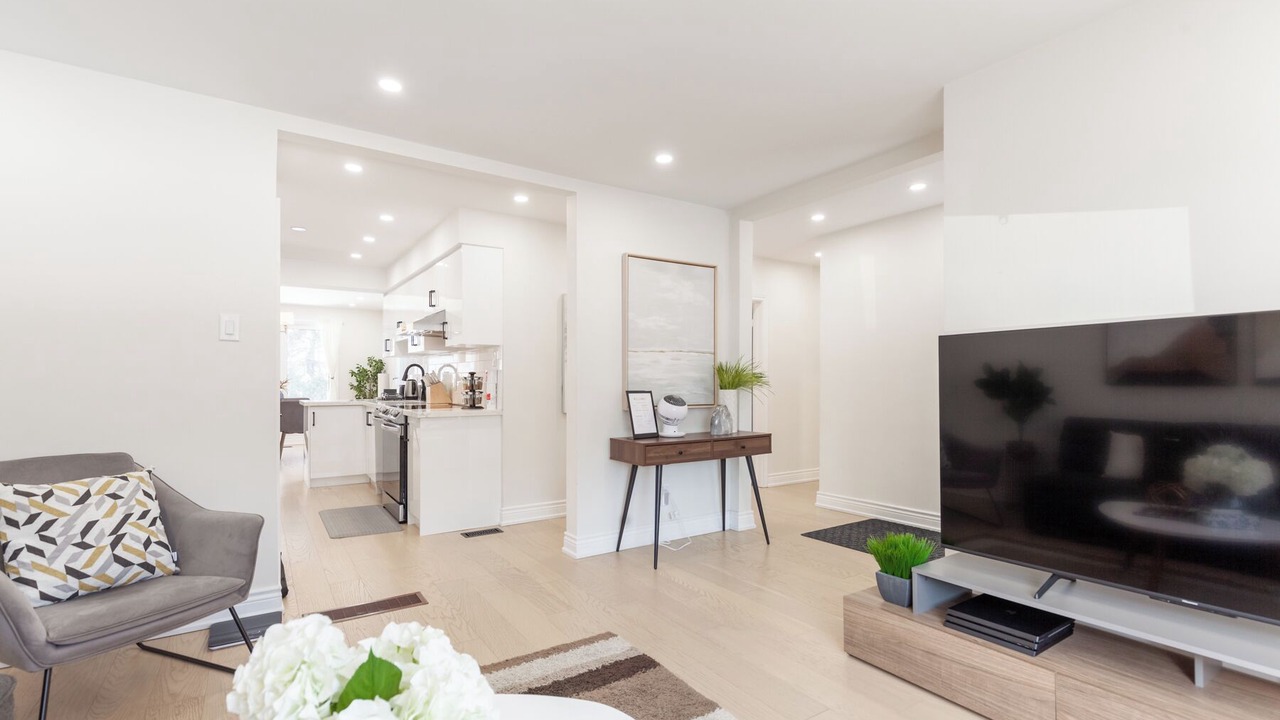 Photo of Livingroom in Richmond Hill