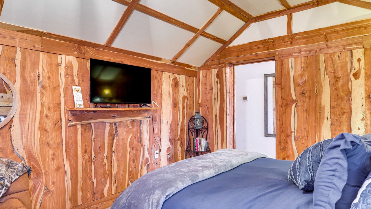 Photo of Bedroom in Adams County
