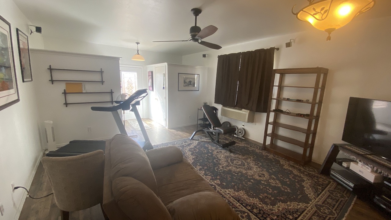 Photo of Livingroom in Universal City