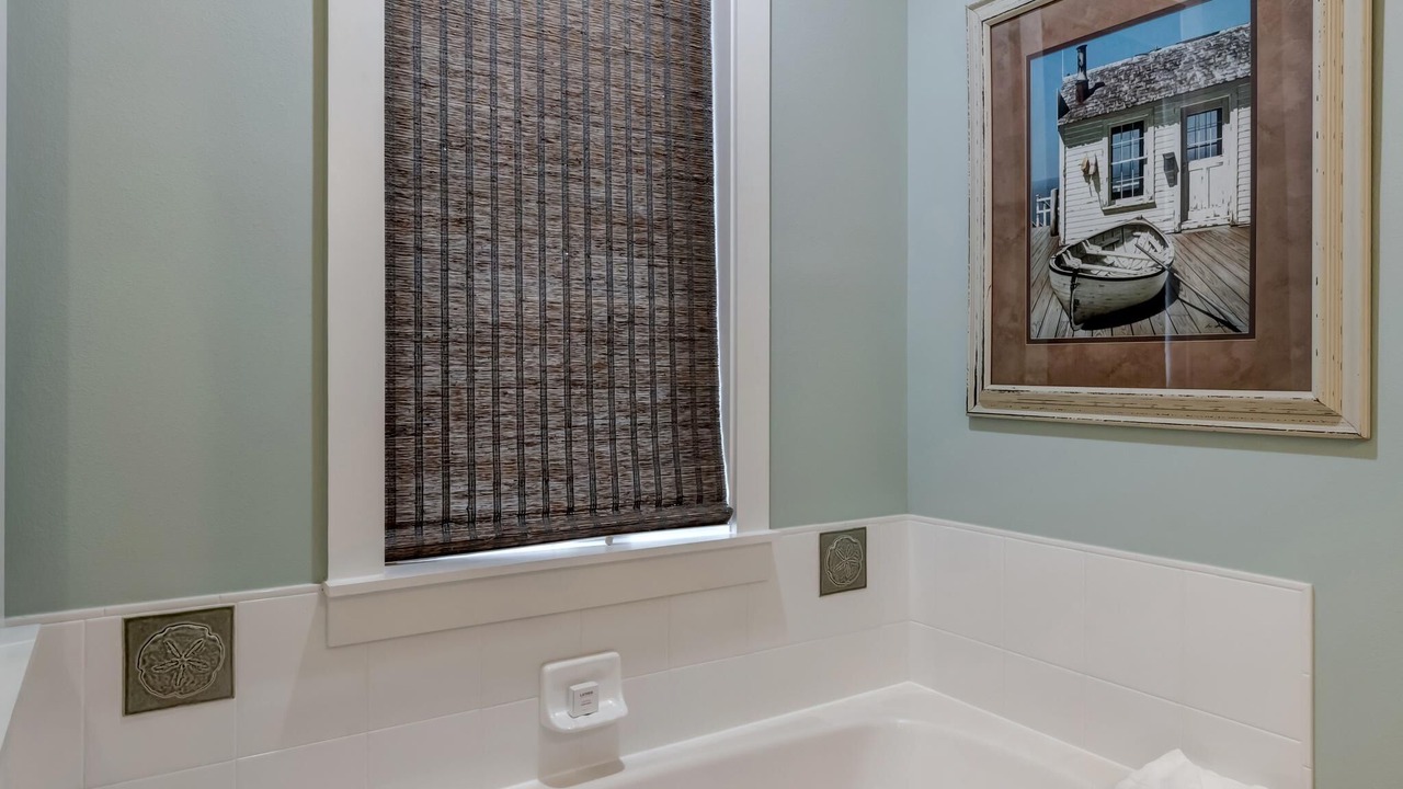 Photo of Bathroom in Laurel Grove