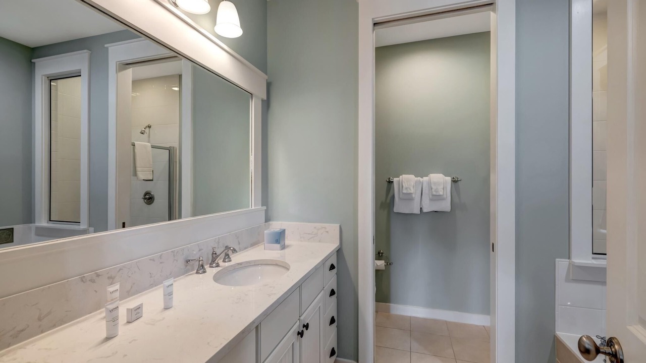 Photo of Bathroom in Laurel Grove