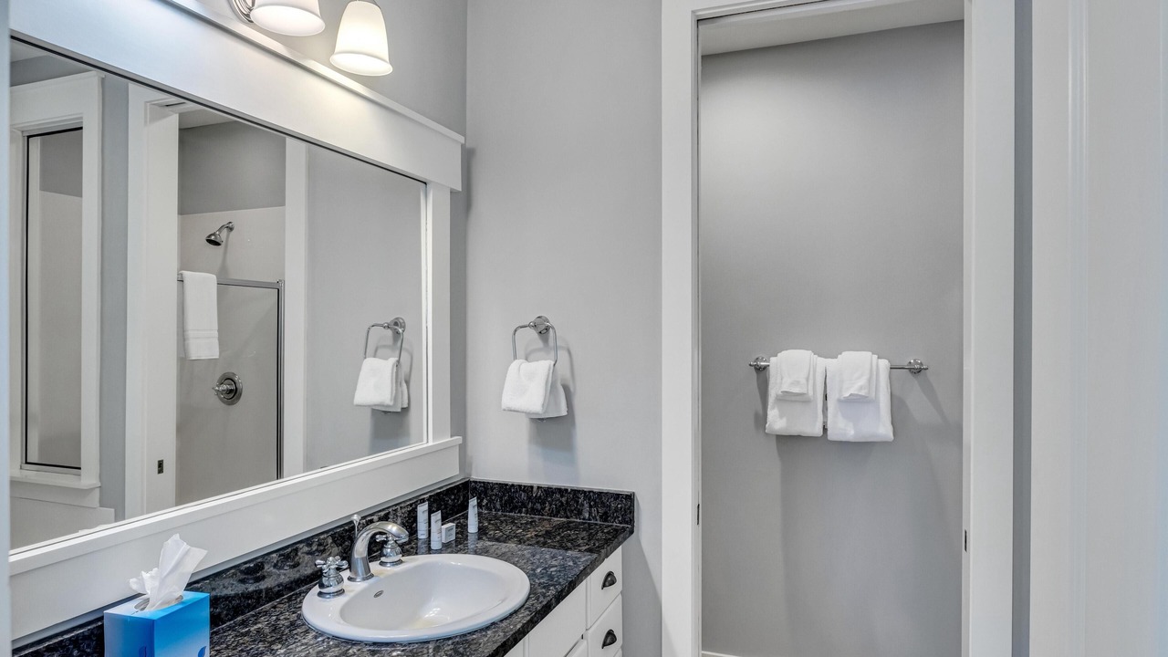 Photo of Bathroom in Laurel Grove