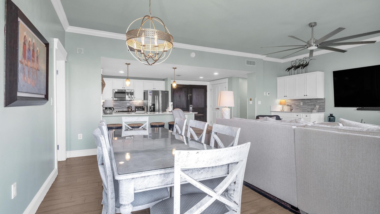 Photo of Livingroom in Baytowne Wharf
