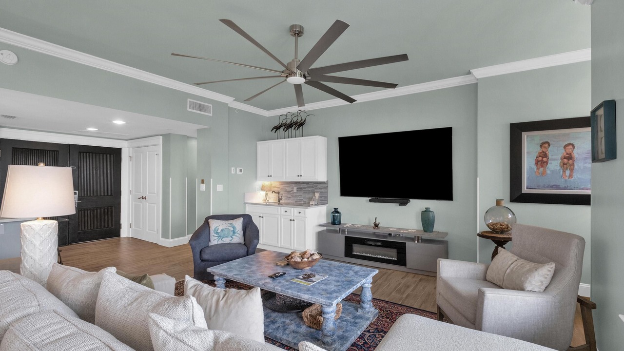 Photo of Livingroom in Baytowne Wharf