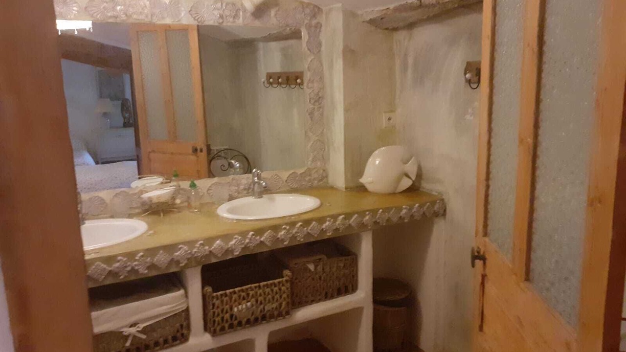 Photo of Bathroom in Gabian