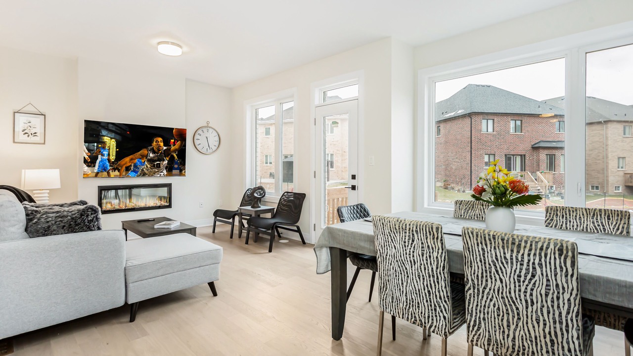 Photo of Livingroom in Oakville