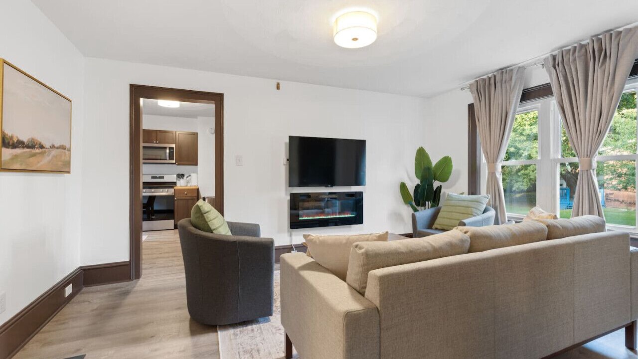 Photo of Livingroom in Westside