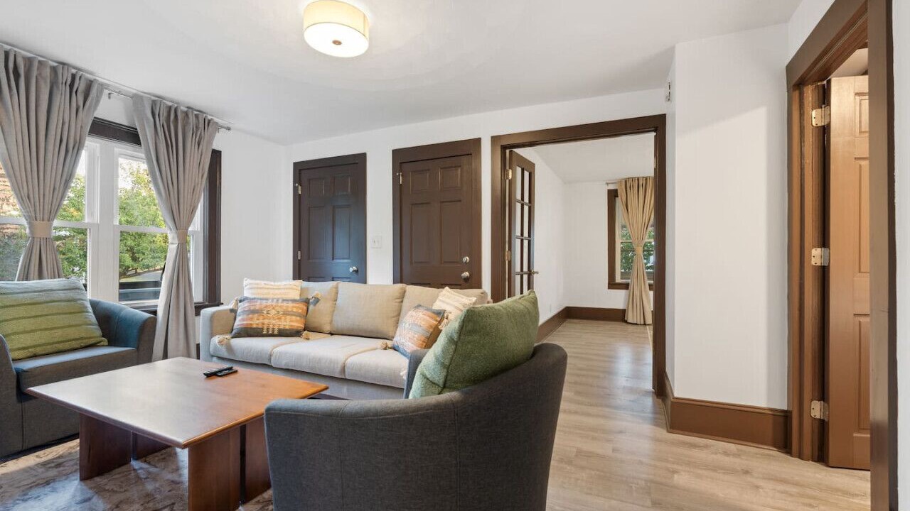 Photo of Livingroom in Westside