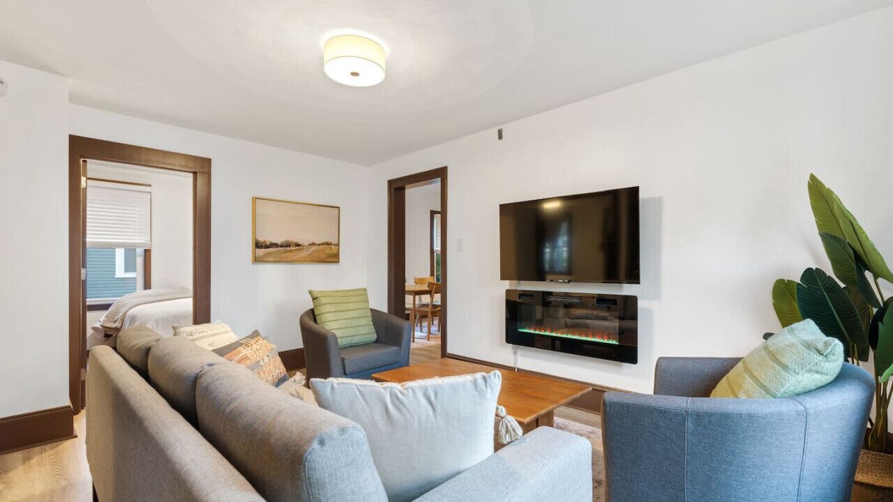Photo of Livingroom in Westside