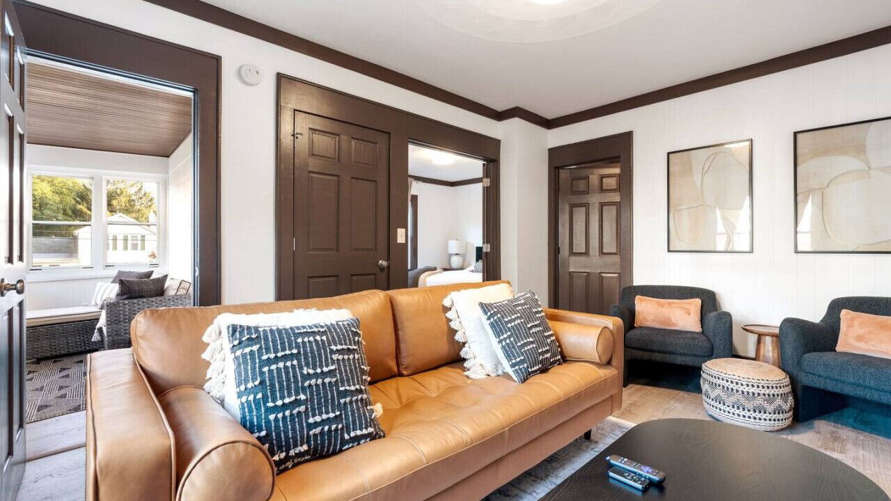 Photo of Livingroom in Westside