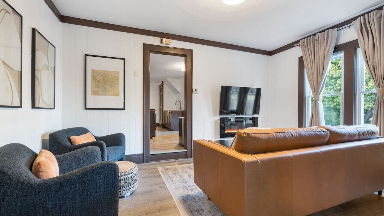 Photo of Livingroom in Westside