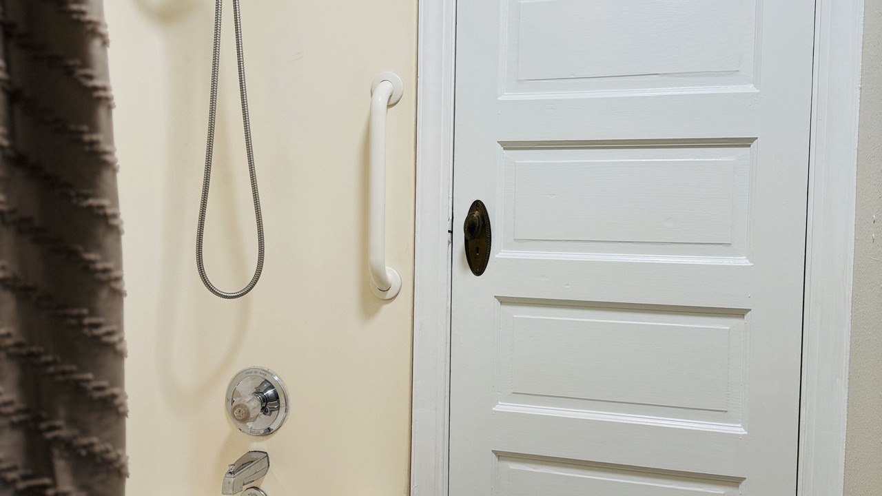 Photo of Bathroom in Central Sacramento