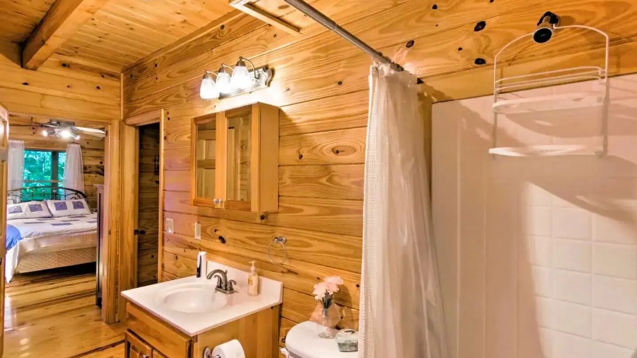Photo of Bathroom in The Peaks at Lake Lure