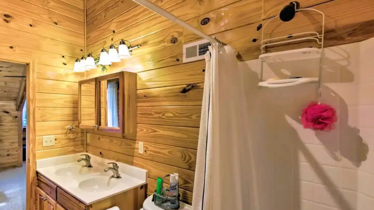 Photo of Bathroom in The Peaks at Lake Lure