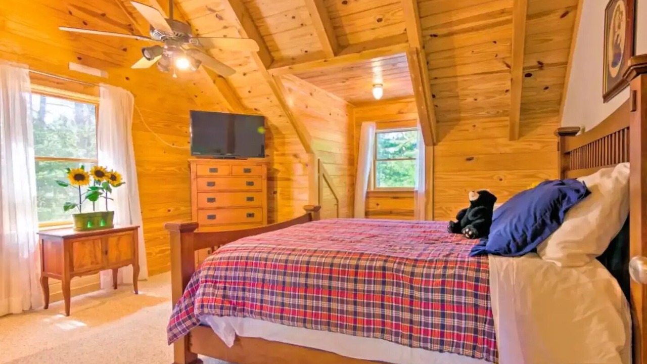 Photo of Bedroom in The Peaks at Lake Lure