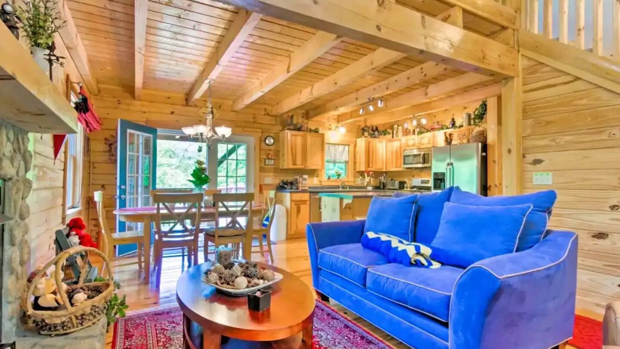Photo of Livingroom in The Peaks at Lake Lure