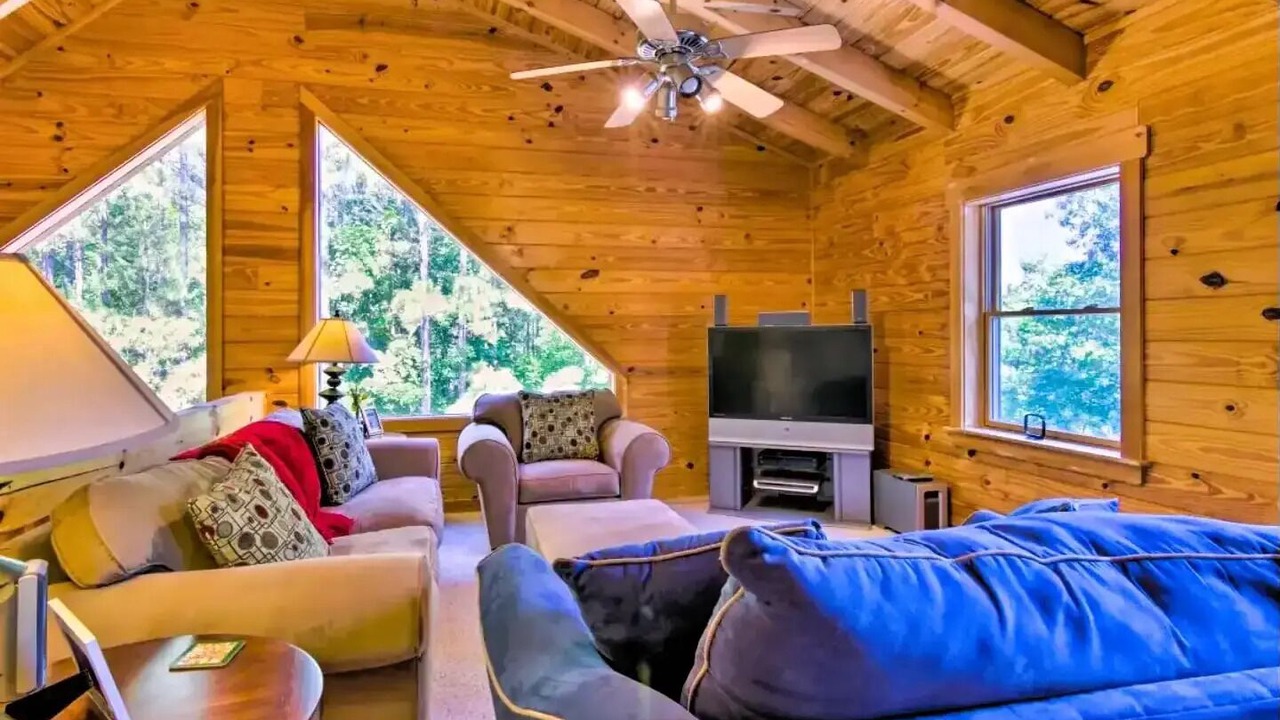 Photo of Livingroom in The Peaks at Lake Lure