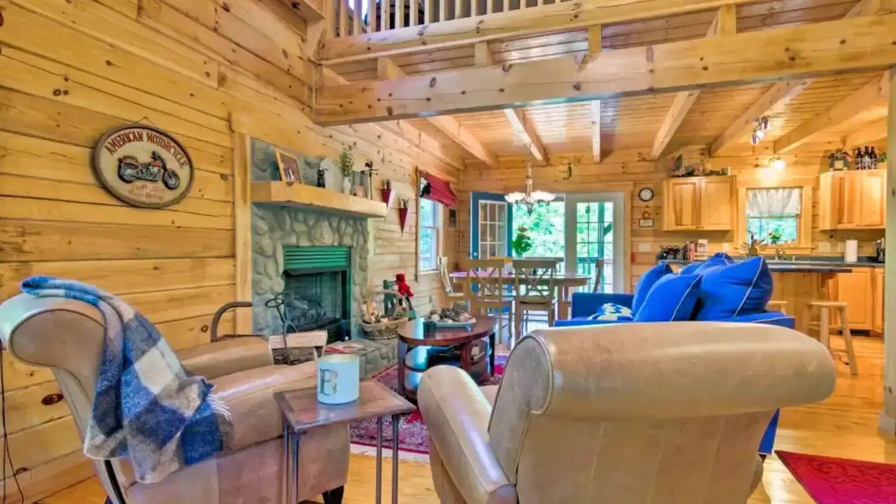 Photo of Livingroom in The Peaks at Lake Lure