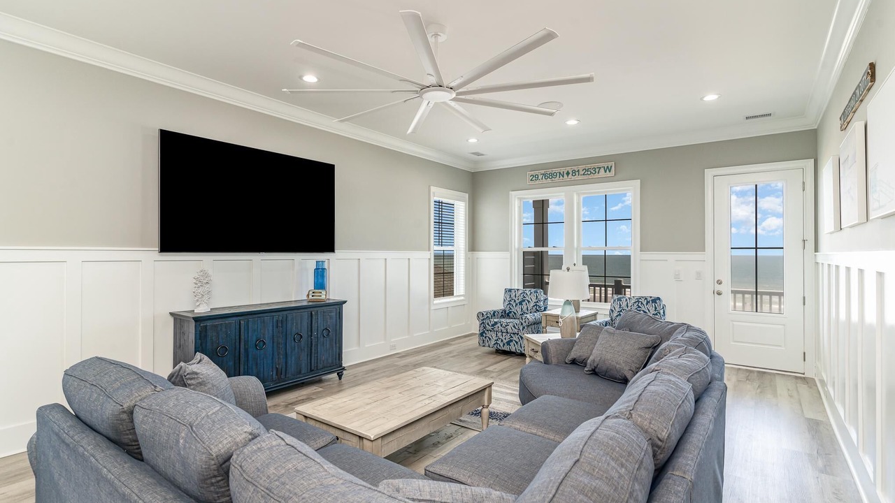 Photo of Livingroom in Ocean Drive
