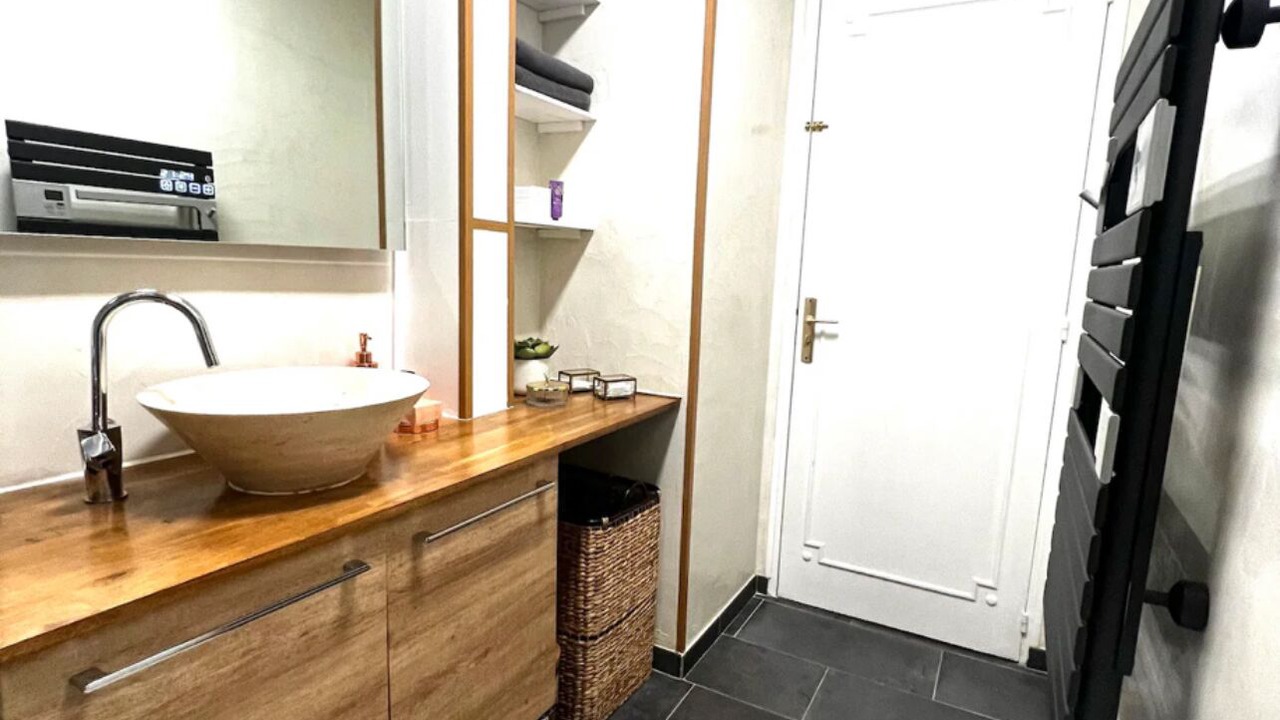 Photo of Bathroom in Louis Bertrand-Mirabeau-Semard