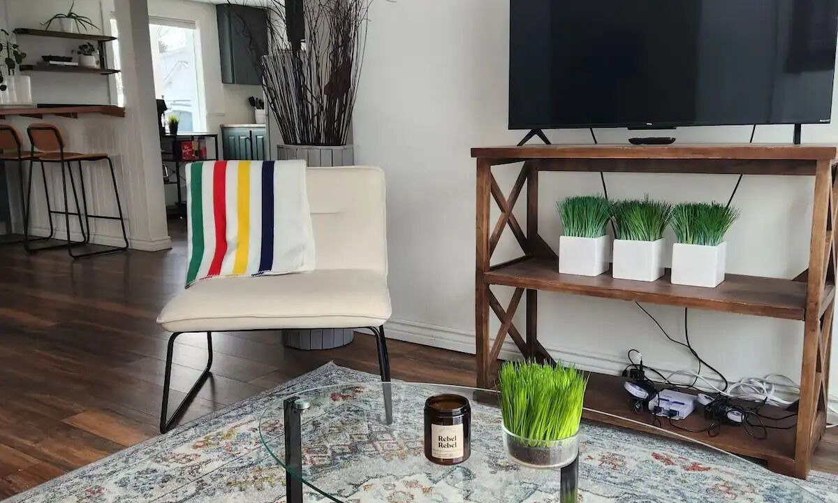 Photo of Livingroom in Sarnia