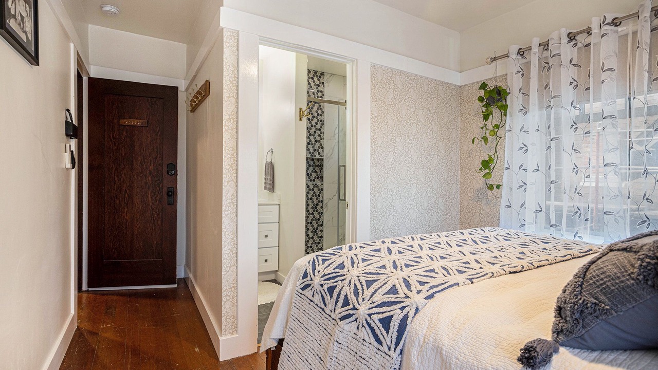 Photo of Others in Upper Telegraph