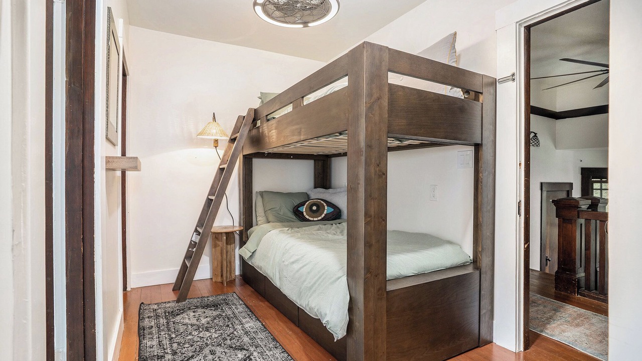 Photo of Others in Upper Telegraph