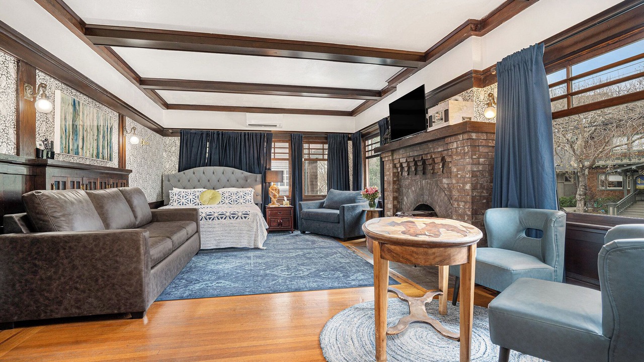 Photo of Others in Upper Telegraph