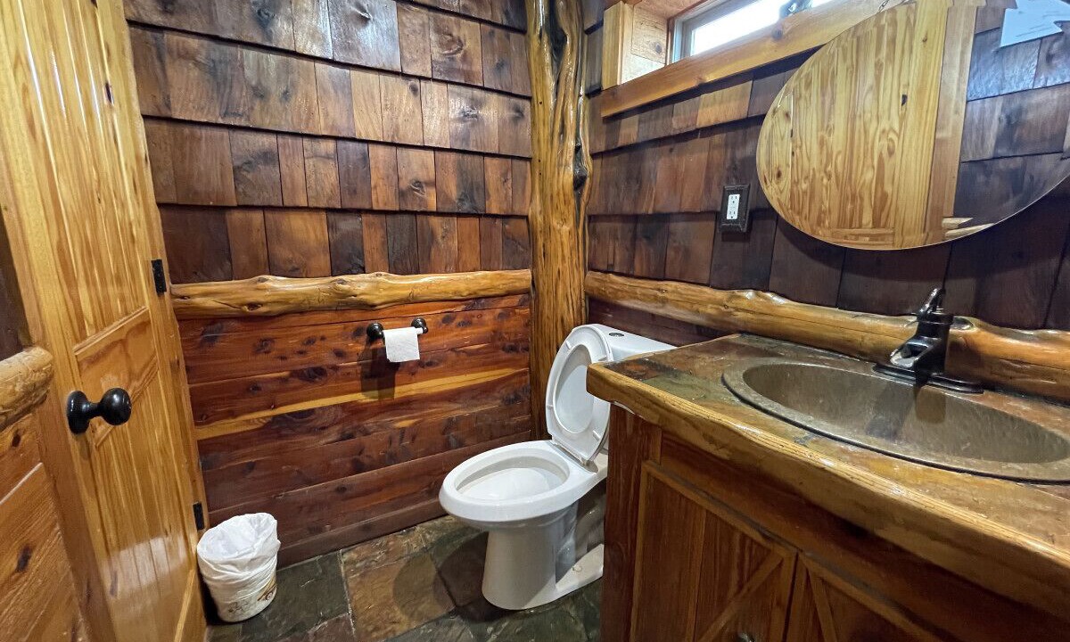 Photo of Bathroom in Pottsboro