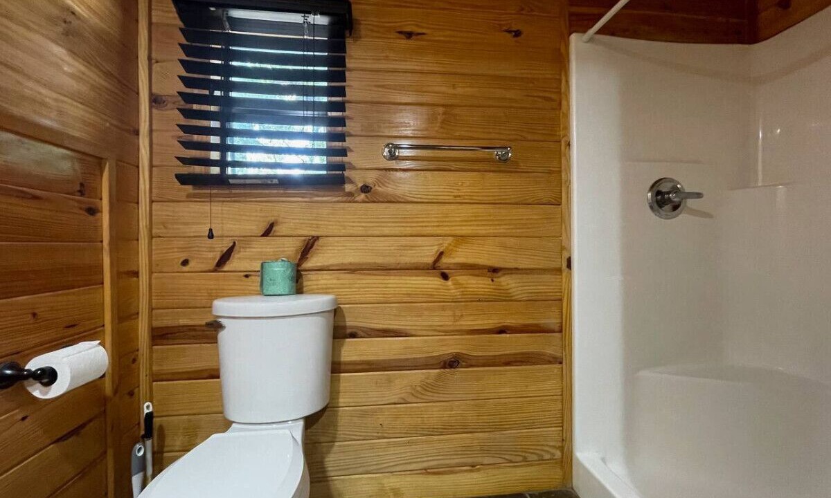 Photo of Bathroom in Pottsboro