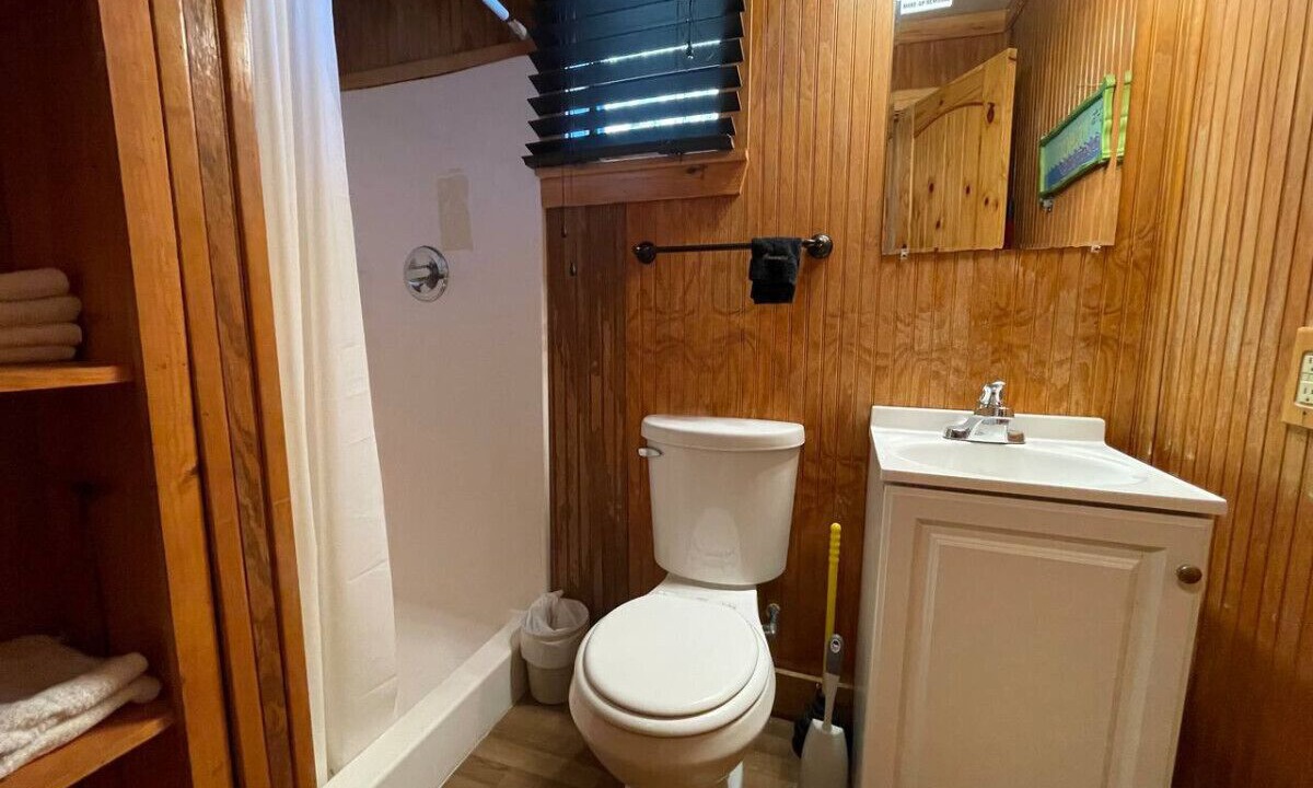 Photo of Bathroom in Pottsboro