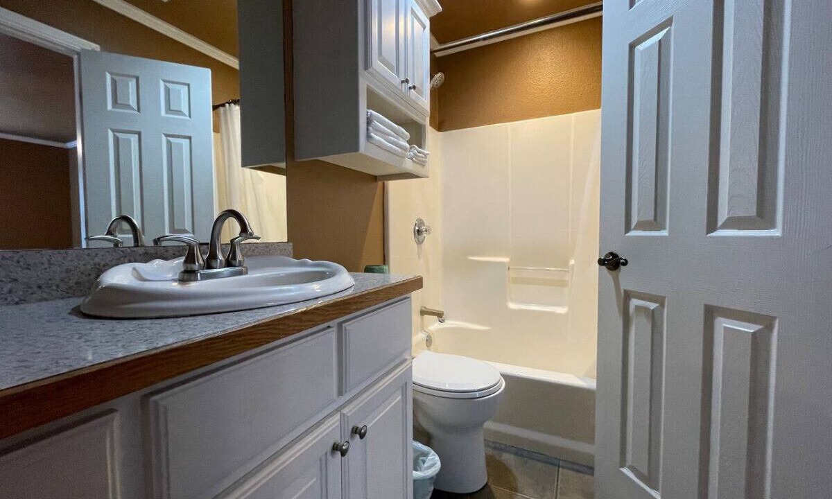 Photo of Bathroom in Pottsboro