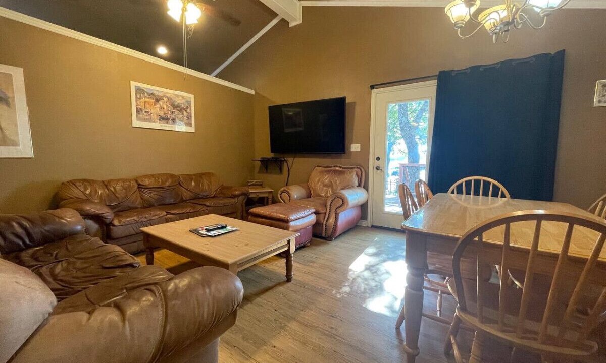 Photo of Livingroom in Pottsboro