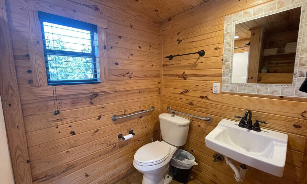 Photo of Bathroom in Pottsboro