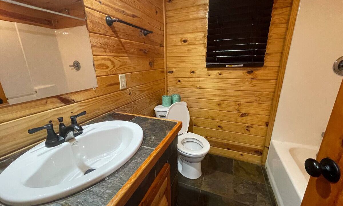 Photo of Bathroom in Pottsboro