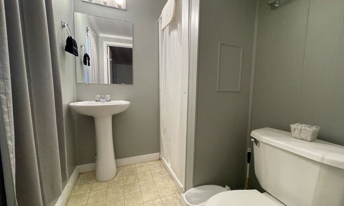 Photo of Bathroom in Pottsboro