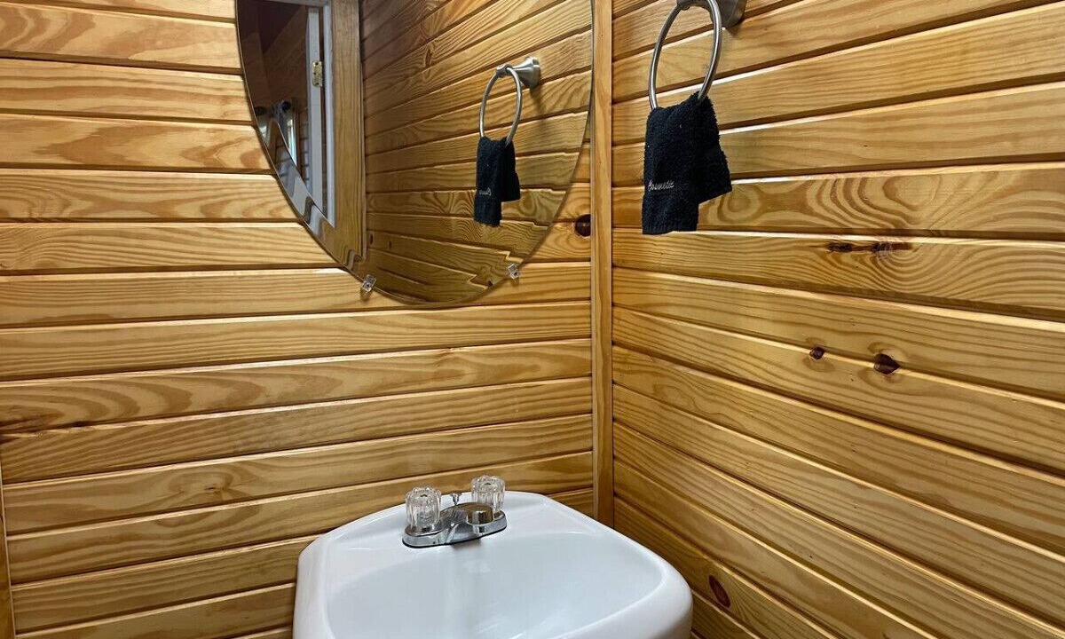 Photo of Bathroom in Pottsboro