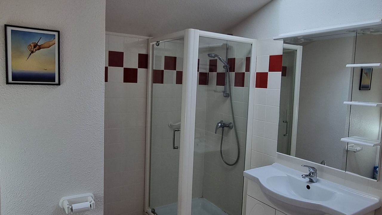 Photo of Bathroom in Laroque-des-Alberes