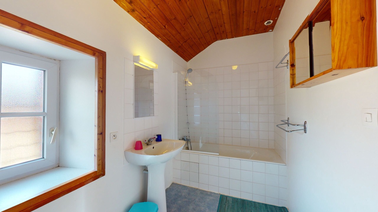 Photo of Bathroom in Saint-Julien-des-Landes